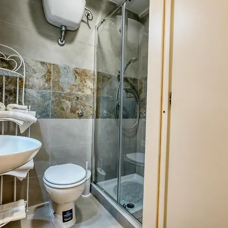 Seatavern Seafront Apartamento *